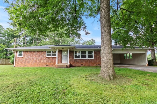 1600 Iris St in Athens, AL - Building Photo - Building Photo