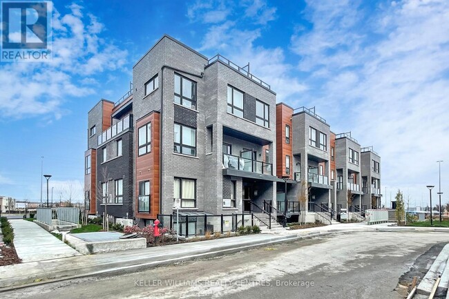 property at 18 Lytham Grn Cir