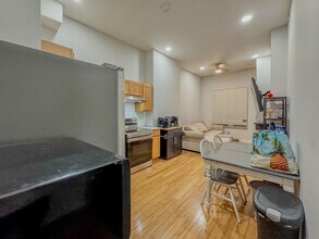 1232 N 15th St, Unit B in Philadelphia, PA - Building Photo - Building Photo
