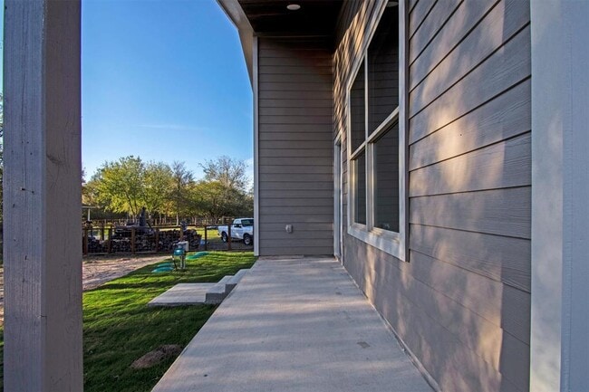 151 Kawainui Ln in Bastrop, TX - Building Photo - Building Photo