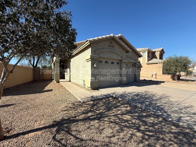 2006 N 106th Ave in Avondale, AZ - Building Photo - Building Photo