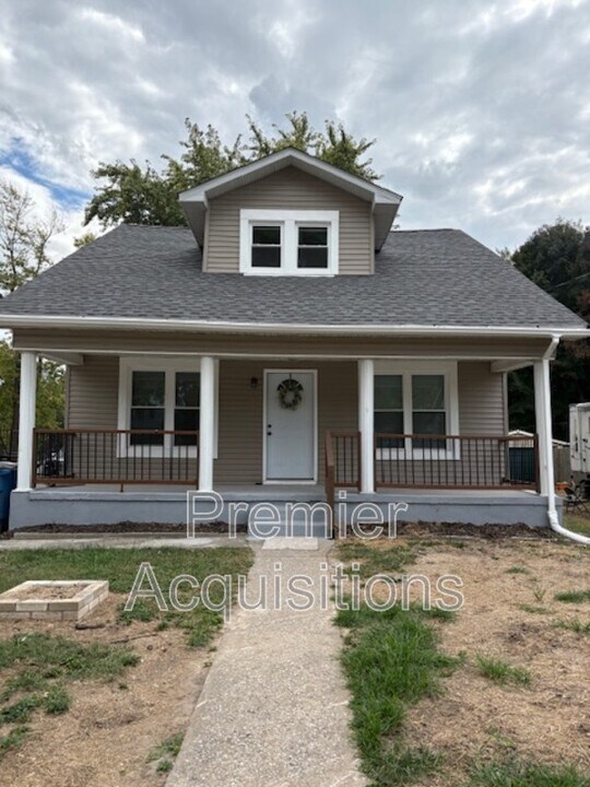 2641 Sidney St in Alton, IL - Building Photo