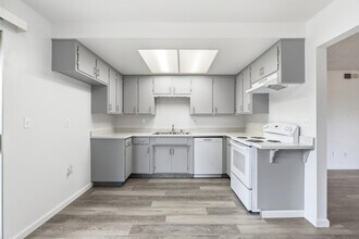 1800 Rockford Ave in Modesto, CA - Building Photo - Building Photo