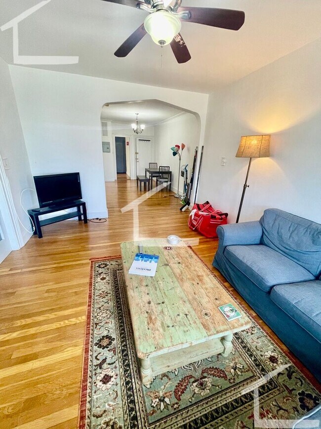 1658 Commonwealth Ave in Boston, MA - Building Photo - Building Photo