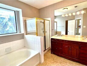 7017 Club Creek Dr in Fort Worth, TX - Building Photo - Building Photo