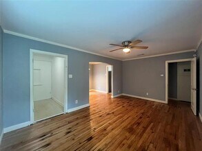 1704 S Polk St in Dallas, TX - Building Photo - Building Photo