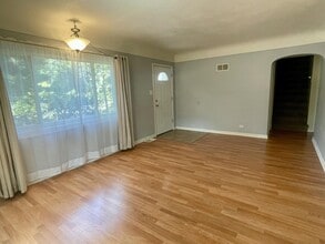 321 Grant St in Chelsea, MI - Building Photo - Building Photo