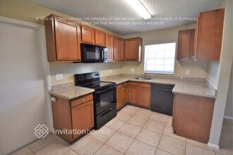 8121 NW 44th Ct in Lauderhill, FL - Building Photo - Building Photo
