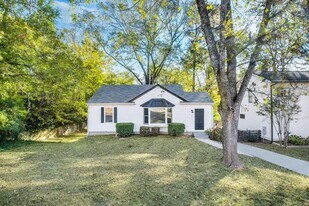 111 Doran Ave in Marietta, GA - Building Photo