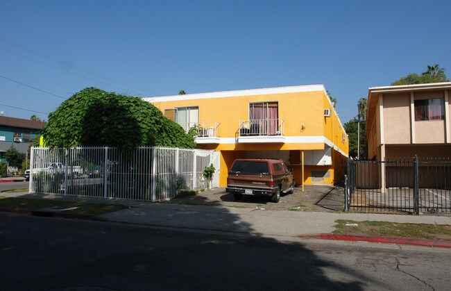 6212 Cedros Ave in Van Nuys, CA - Building Photo - Building Photo