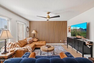 8107 E Vista Dr in Scottsdale, AZ - Building Photo