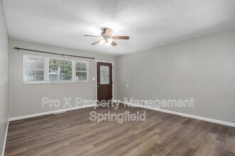 2137 E Madison St in Springfield, MO - Building Photo - Building Photo