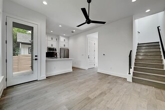 2308 Maxwell Ln in Austin, TX - Building Photo - Building Photo