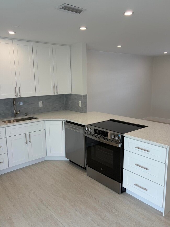 property at 2812 Duke Ln