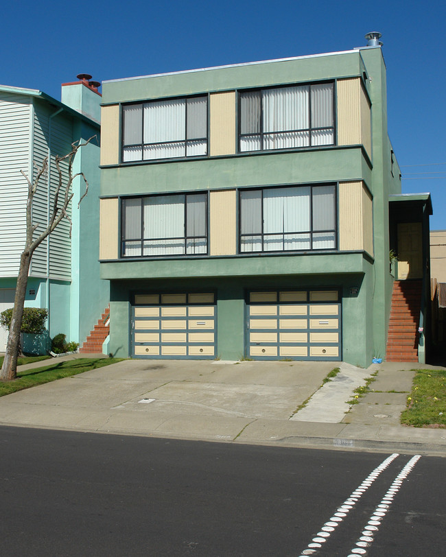 306 Higate Dr in Daly City, CA - Building Photo - Building Photo