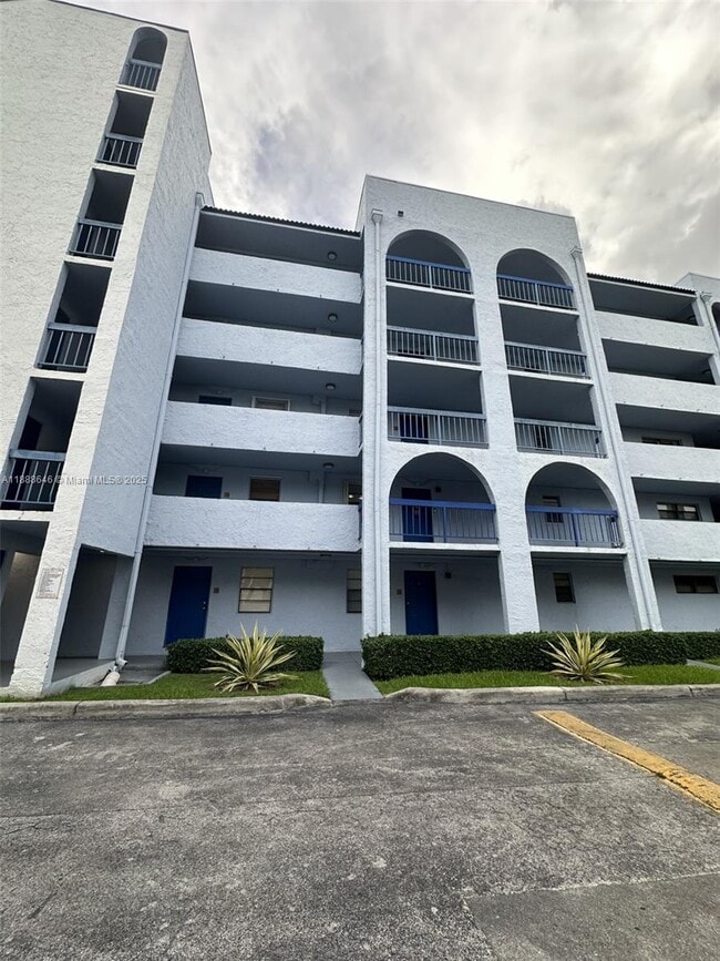 9440 Fontainebleau Blvd