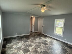 458 White Oak Ln in Piney Green, NC - Building Photo - Building Photo