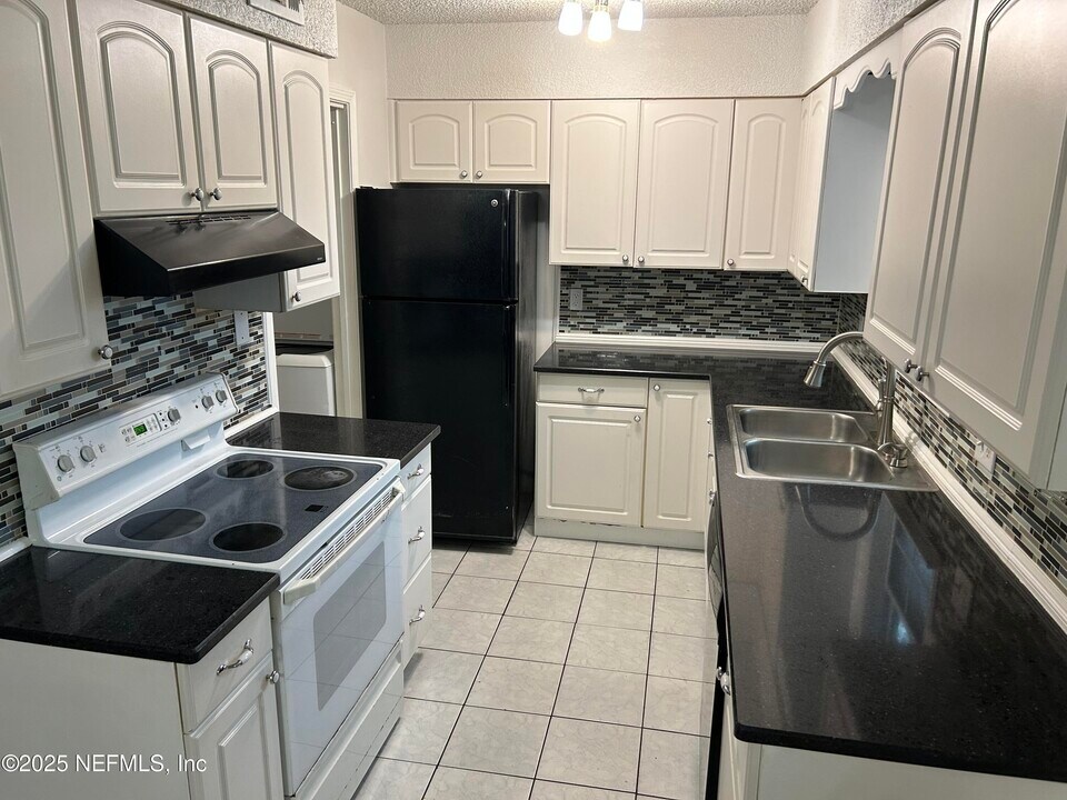 306 Kettering Terrace in Orange Park, FL - Building Photo