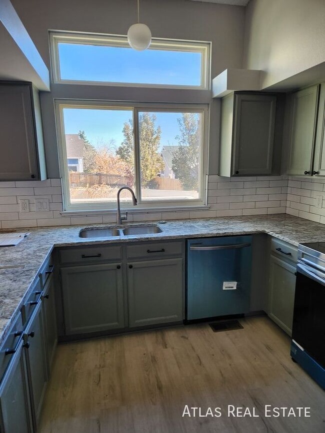 property at 13356 Albion Cir