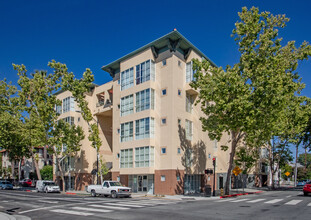 St. James Place in San Jose, CA - Building Photo - Primary Photo