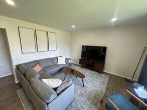 29438 Linda St in Livonia, MI - Foto de edificio - Building Photo