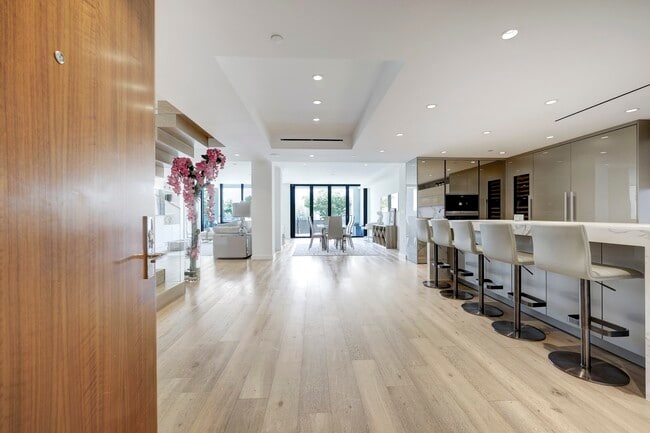 property at 3433 Westheimer Rd