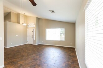 16018 S 44th St in Phoenix, AZ - Building Photo - Building Photo