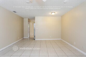 5926 Ithaca Cir W in Greenacres, FL - Building Photo - Building Photo