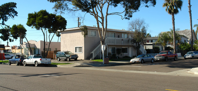 601 N Freeman St in Oceanside, CA - Foto de edificio - Building Photo