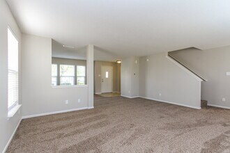 9996 Olympic Cir in Indianapolis, IN - Building Photo - Building Photo