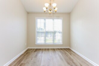 2376 Carousel Park Dr in Morrow, GA - Foto de edificio - Building Photo