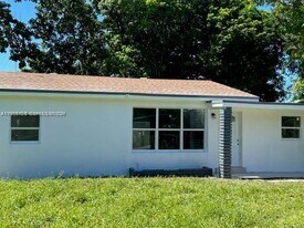122 Harvard Rd in West Park, FL - Building Photo
