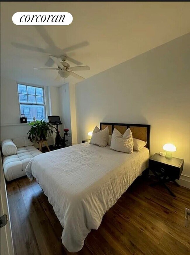 123 E 18th St in New York, NY - Building Photo - Building Photo