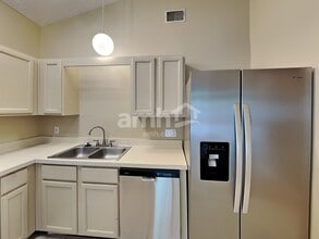 8311 Golden Chickasaw Cir in Orlando, FL - Building Photo - Building Photo
