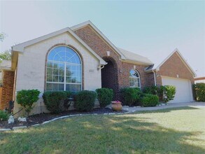 6912 Alderbrook Dr in Denton, TX - Building Photo - Building Photo