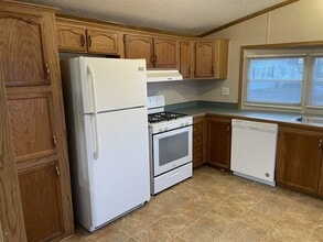 848 Birchwood Dr in Lockport, NY - Building Photo - Building Photo