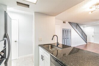 4907 W McElroy Ave in Tampa, FL - Building Photo - Building Photo
