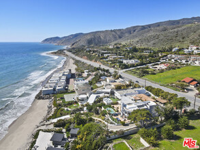 11834 Pacific Coast Hwy in Malibu, CA - Building Photo - Building Photo