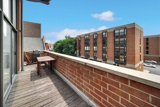 1552 W Fullerton Ave in Chicago, IL - Building Photo - Building Photo