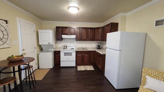 property at 3146 Parkdale Rd
