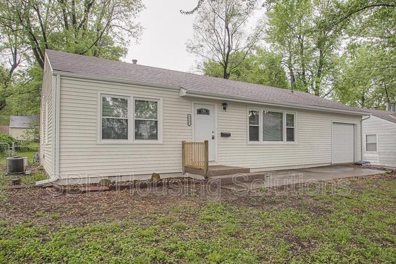 8803 E 72nd St in Raytown, MO - Building Photo