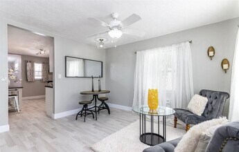 221 C St in Lake Worth Beach, FL - Building Photo - Building Photo