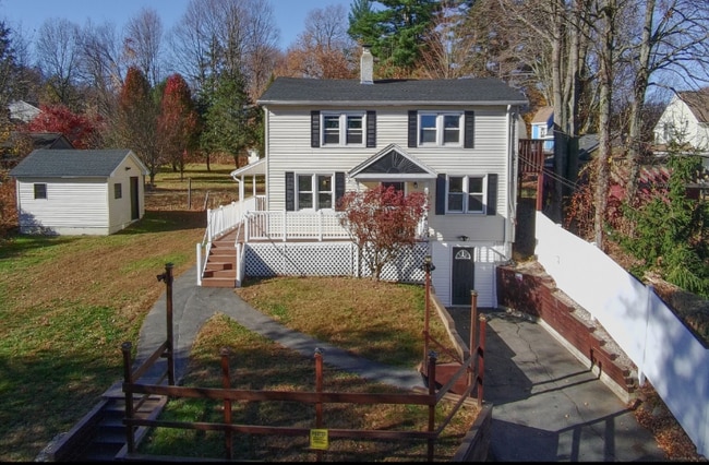 166 Plainville Ave in Farmington, CT - Building Photo - Building Photo