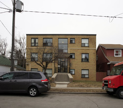 80 Clouston Ave in Toronto, ON - Building Photo - Building Photo