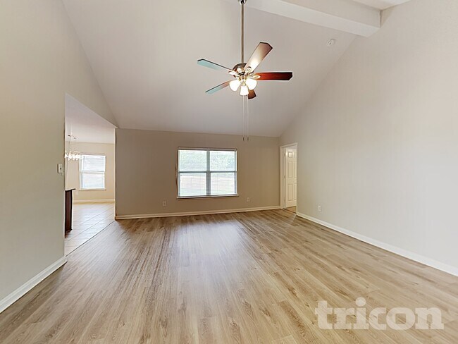 111 Drover Ridge Rd in Newark, TX - Building Photo - Building Photo