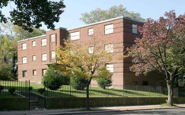 948 Eastern Ave NE in Washington, DC - Building Photo