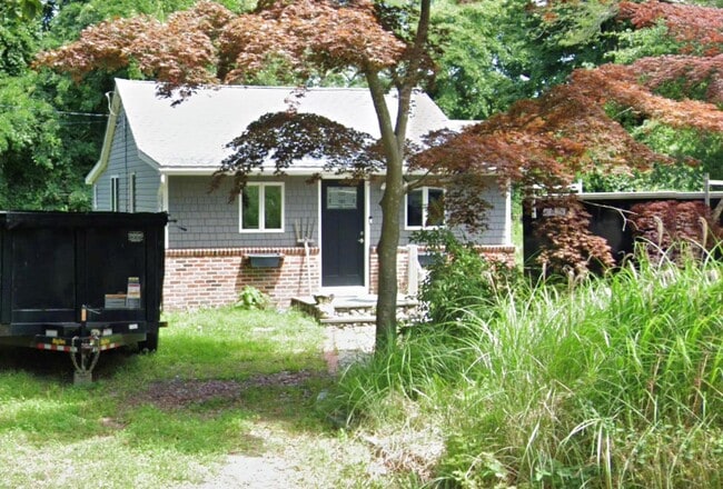property at 15 Whittier Dr