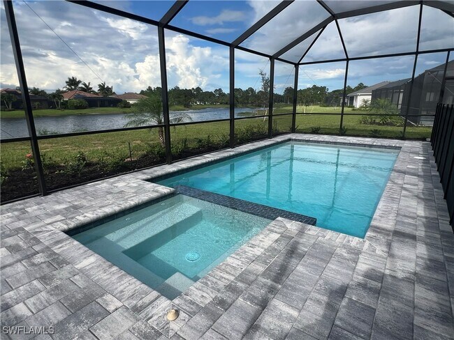 2357 Avocado Ln in Naples, FL - Building Photo - Building Photo