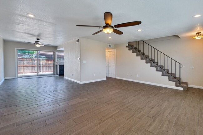 6038 Casa Alegre in Carmichael, CA - Building Photo - Building Photo