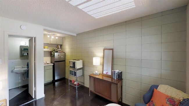 300 E 30th St in Austin, TX - Building Photo - Building Photo
